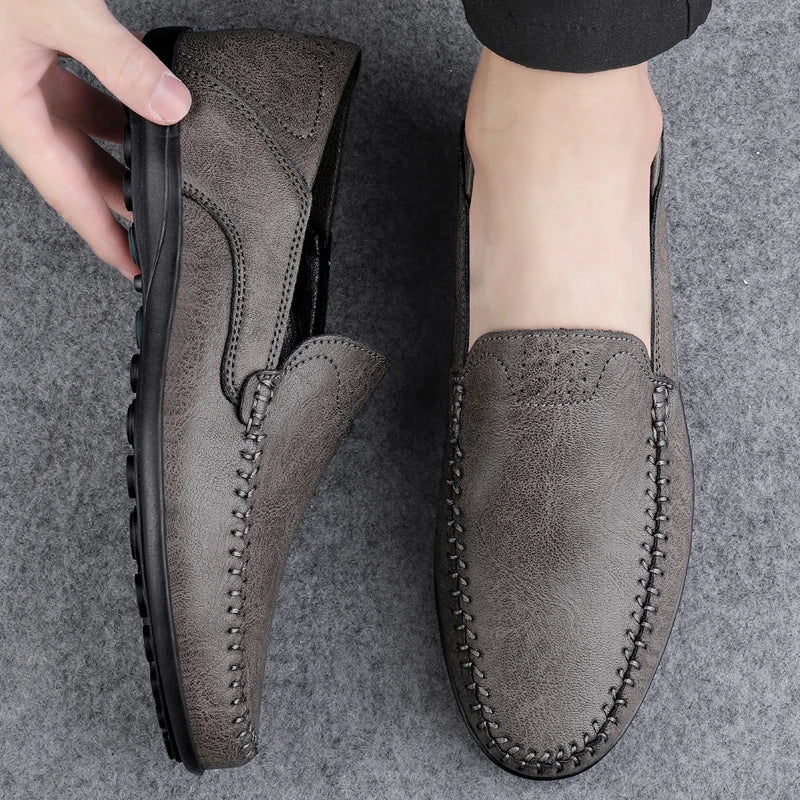 Fashion Men Casual Leather Shoes Luxury Italian Soft Men Loafers Handmade Moccasins Men Breathable Slip on Boat Shoes Plus Size
