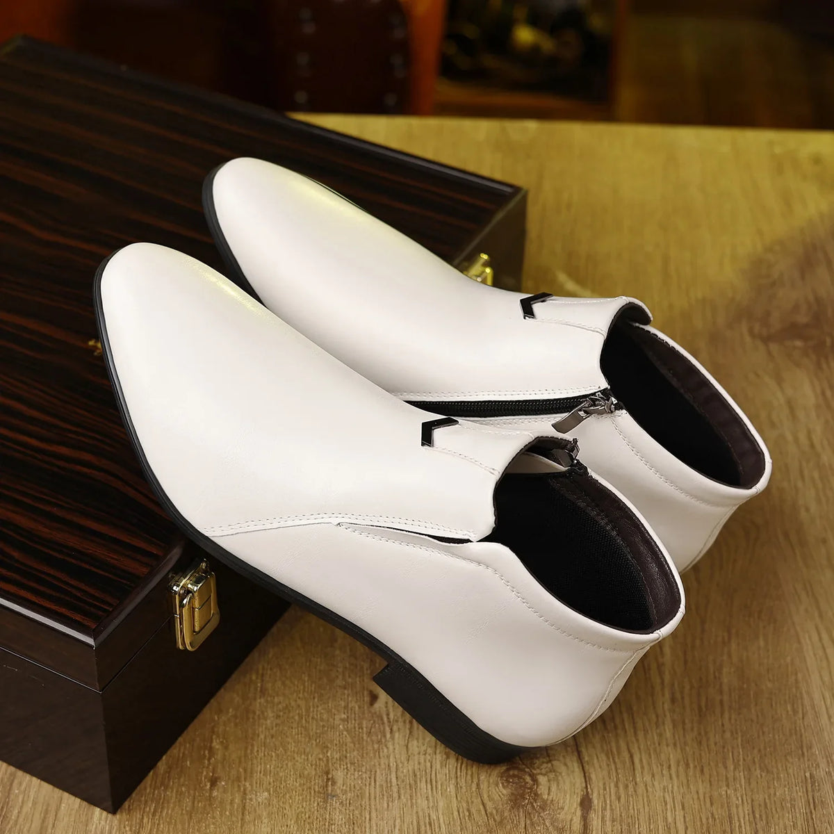 Men Handcrafted Leather Ankle Boots Side Zipper Pointed Toe Chelsea Boots Comfortable Non-slip Formal Business Casual Shoes 2026
