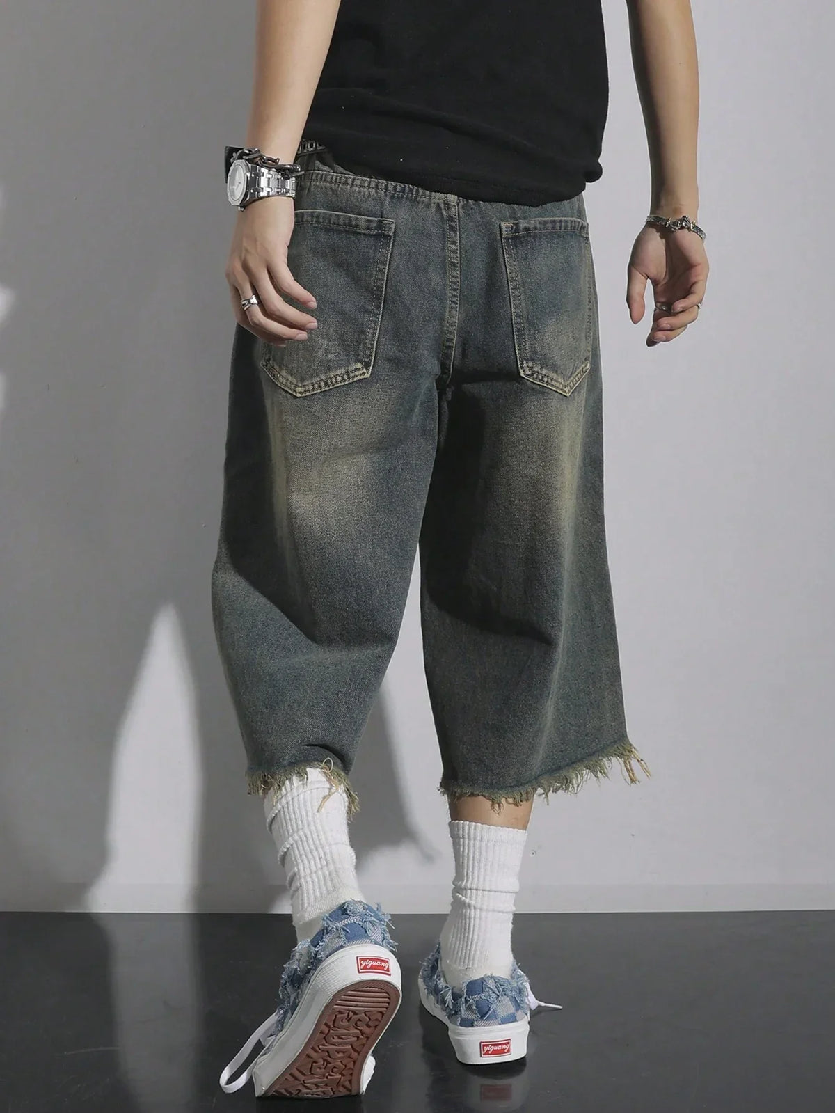 Men's Loose Ripped Denim Jeans 7 Point Calf Length Wide Leg Trousers Distressed Holes Frayed Hem Streetwear Casual Pants